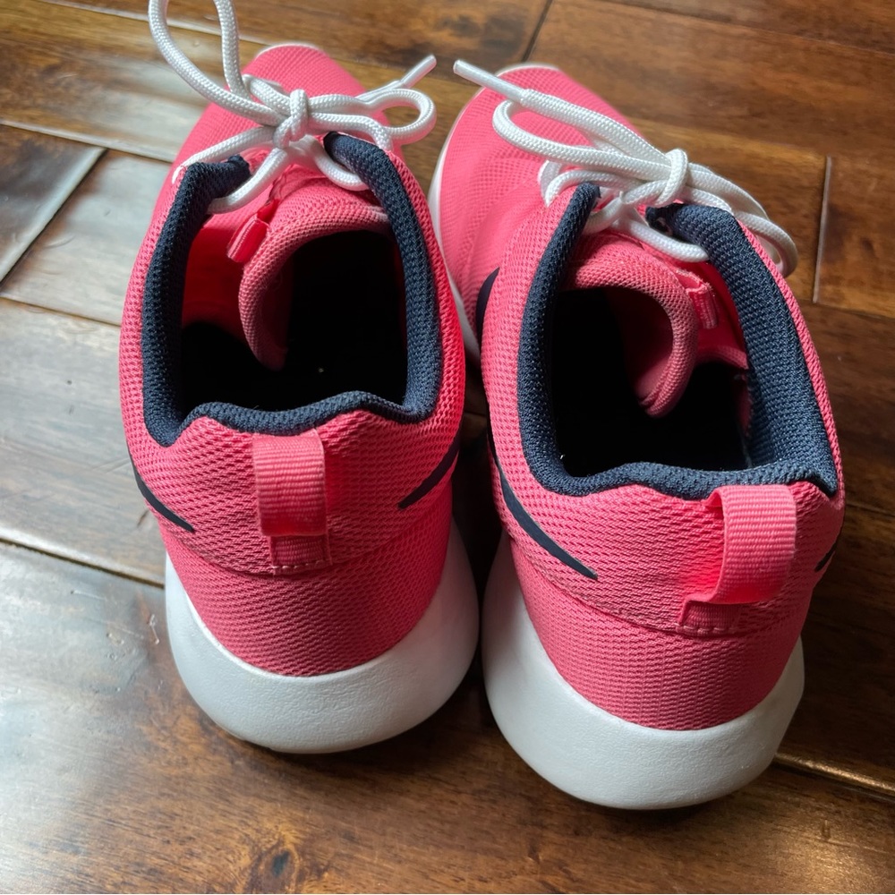 Women’s NIKE Running Shoes Coral Sz 8 - Picture 6 of 6